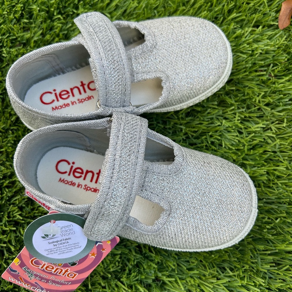 Cienta Mary Jane shoes